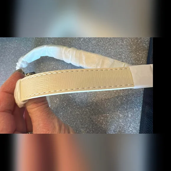 Buyers Choice Multiple Options Black and White Tote See All Photos - Picture 3 of 6